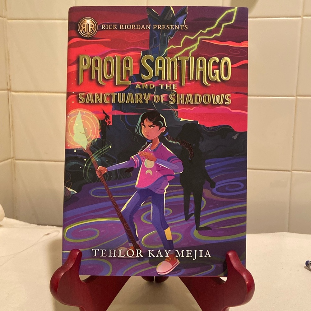 📚Paola Santiago and the Sanctuary of Shadows (Hardback)